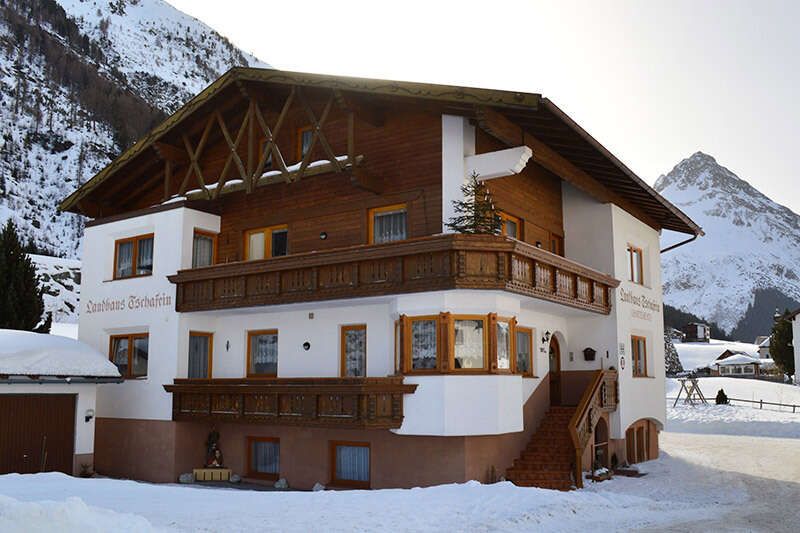 Landhaus Tschafein im Winter in Galtür