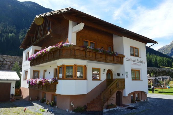 Landhaus Tschafein Galtuer Luftkurort Winter Sommer Tirol 