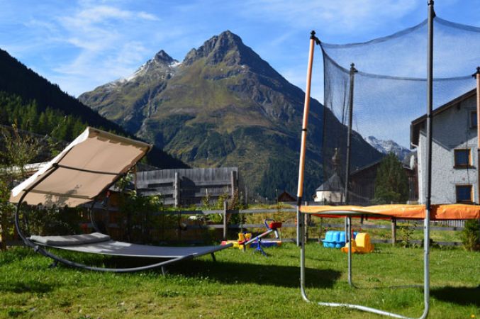 Landhaus Tschafein Galtuer Luftkurort Sommer Winter Tirol Appartement Ferienwohnungen